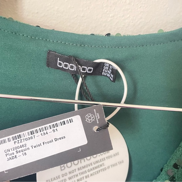 Boohoo Plus Sequin Twist Front Dress - Picture 5 of 5